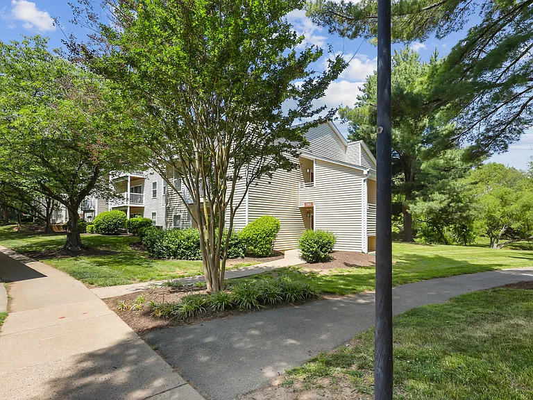 Stonecreek Club Apartments — Photo 18