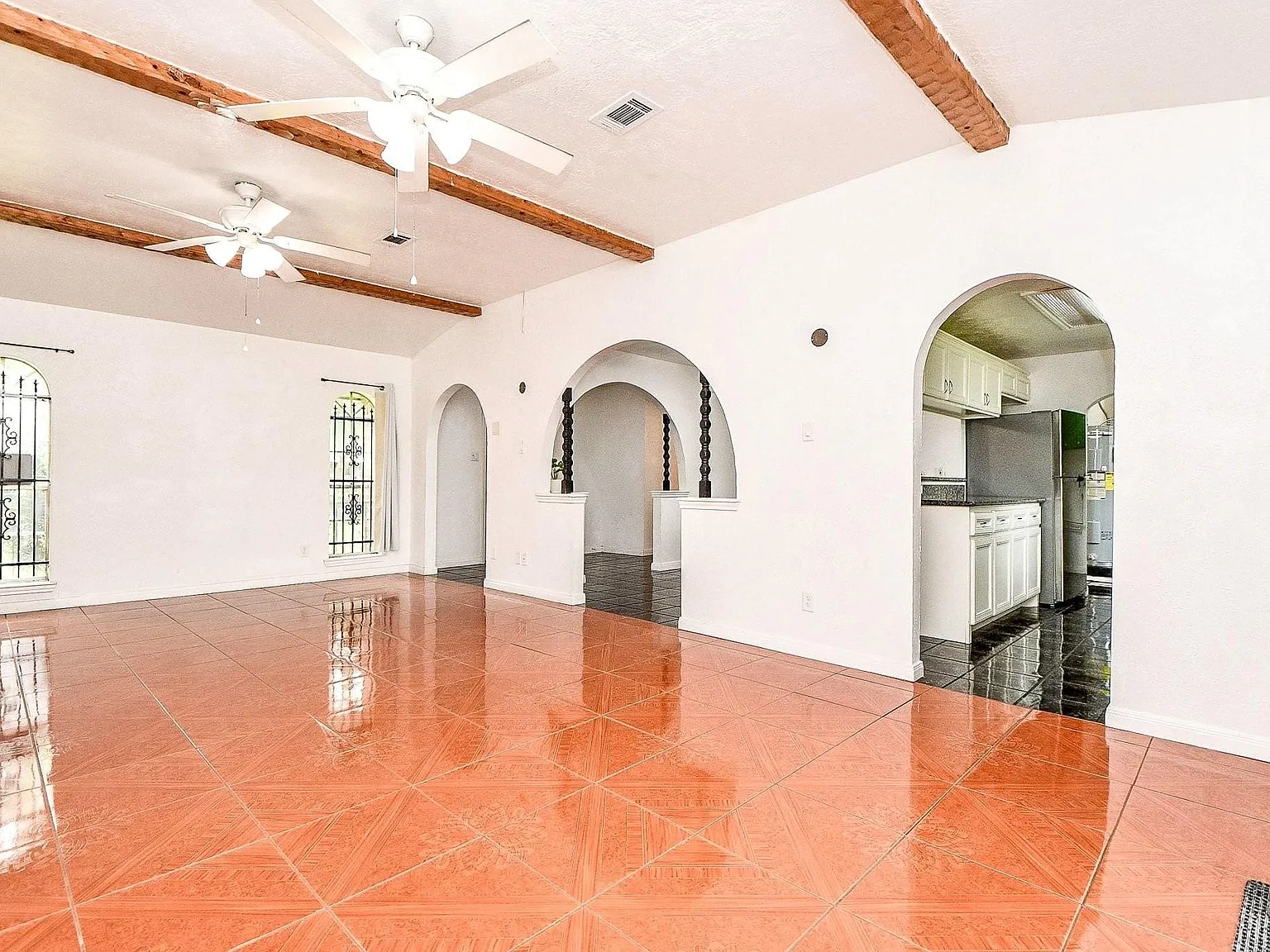 3 bed, 2.0 bath, 1505 sqft, $1,600 — Photo 4