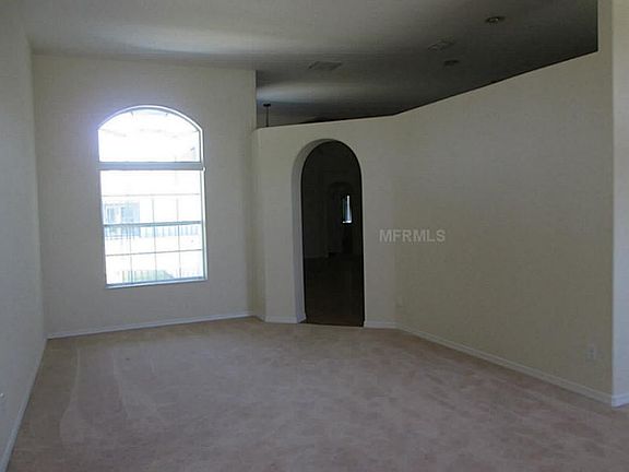 2nd image of 724 Indian Lakes Blvd E