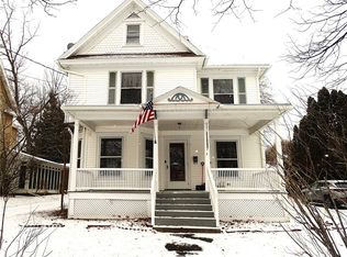 4 Pleasant St, Clifton Springs, NY 14432