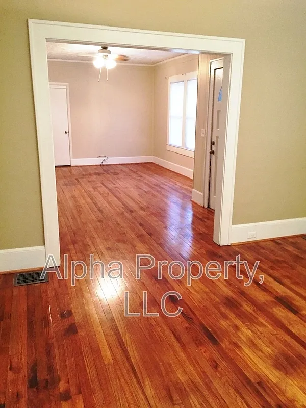 3 bed, 2.0 bath, 1116 sqft, $1,375 — Photo 3