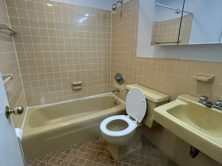 122 Liberty St #E — Photo 6