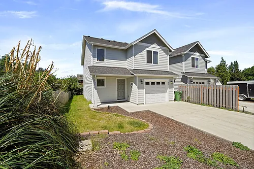 877 SE Anchor Ave #A Photo 1 877 SE Anchor Ave #A Photo 1