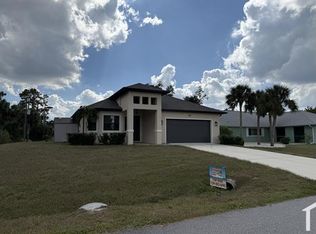 862 Clearview Dr, Port Charlotte, FL 33953