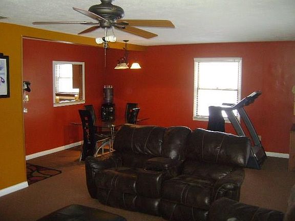 3rd image of 1034 S Walnut St