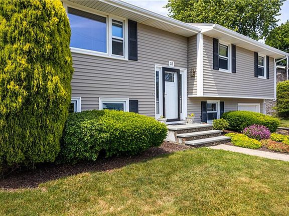 3rd image of 35 Namquid Dr