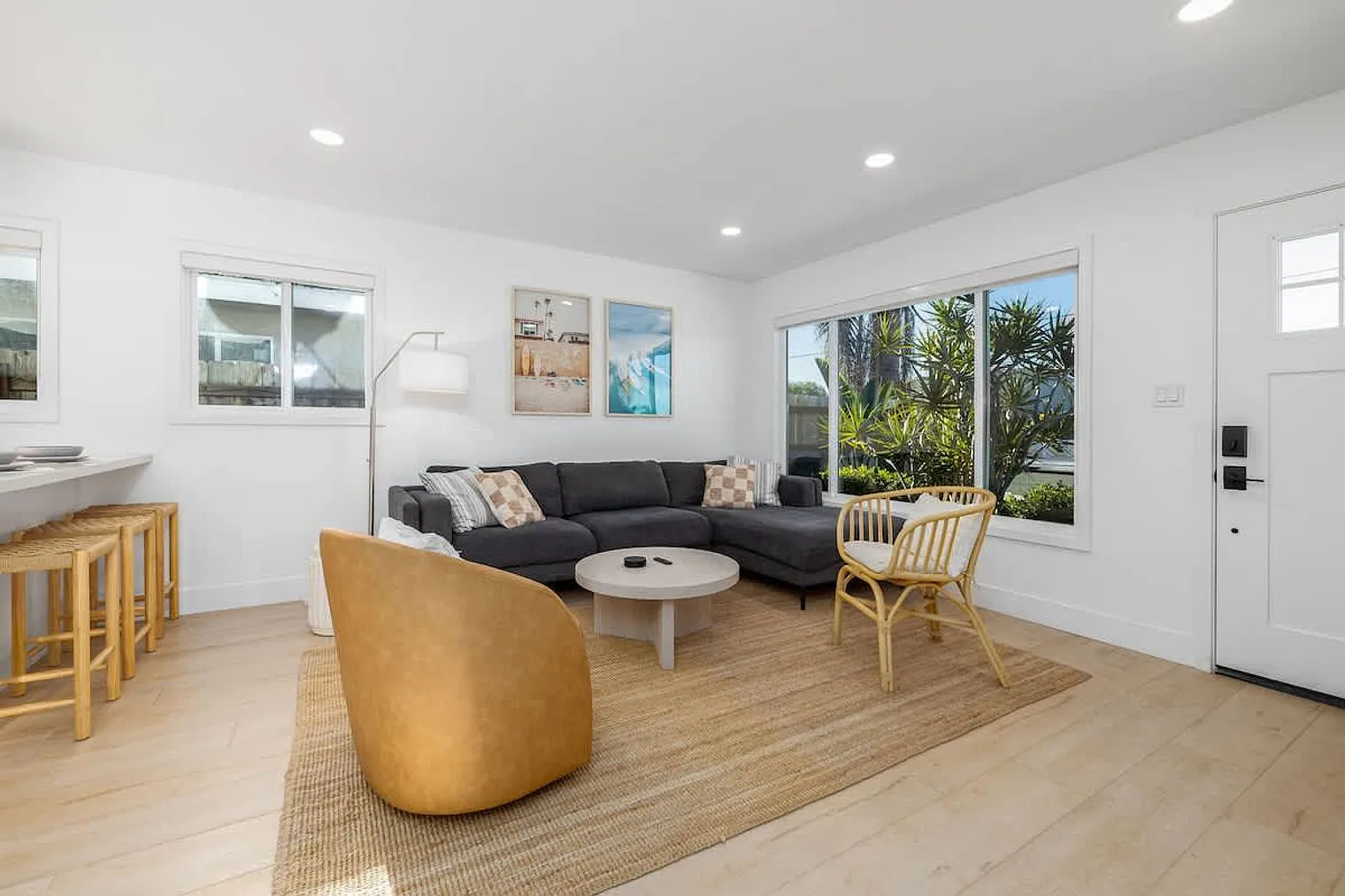 2 bed, 1.0 bath, 1237 sqft, $6,558 — Photo 2