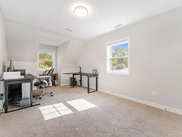43 Ravina Cres — Photo 36