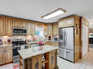 17 Rondell Ln, Centereach, NY 11720