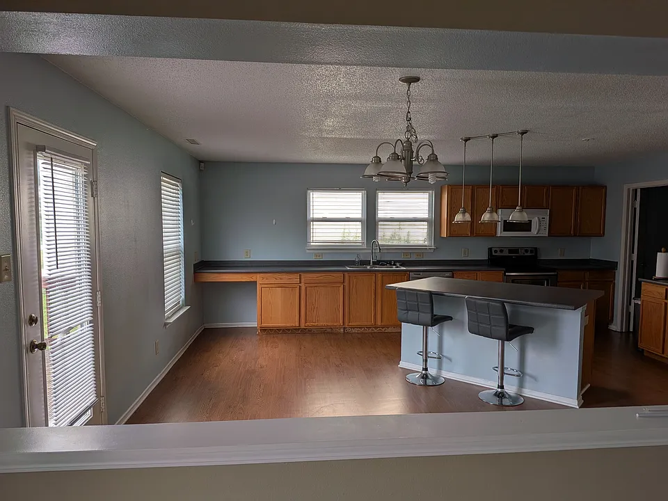 10418 Memorial Knoll Dr