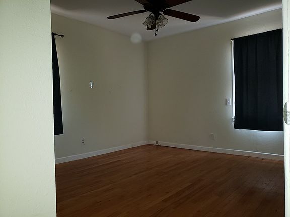 3rd image of 2525 Culver Ave