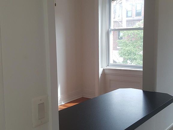 4th image of 4415 Sansom St Floor 2