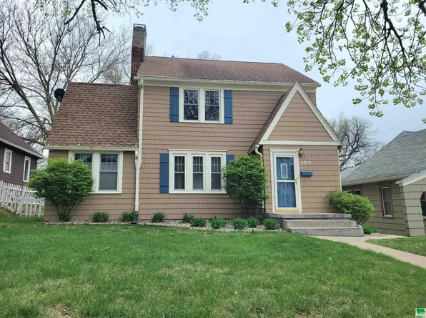 2919 Pierce St, Sioux City, IA 51104