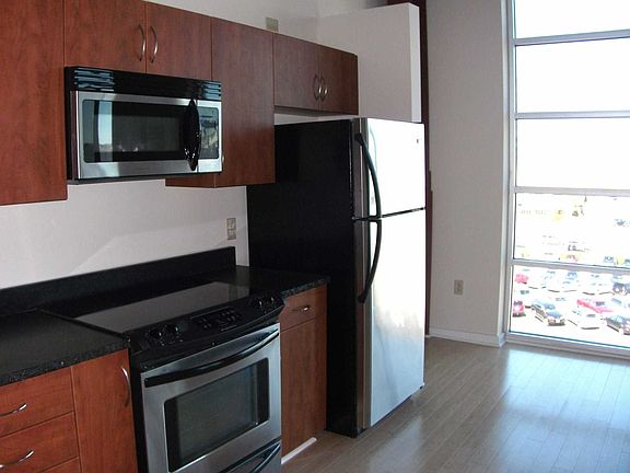 5th image of 221 Market St Unit 438