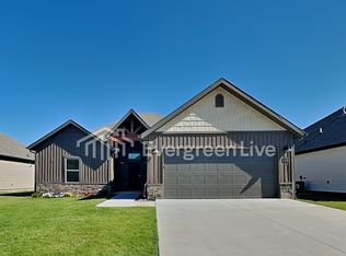 1120 Pebble Pass, Centerton, AR 72719