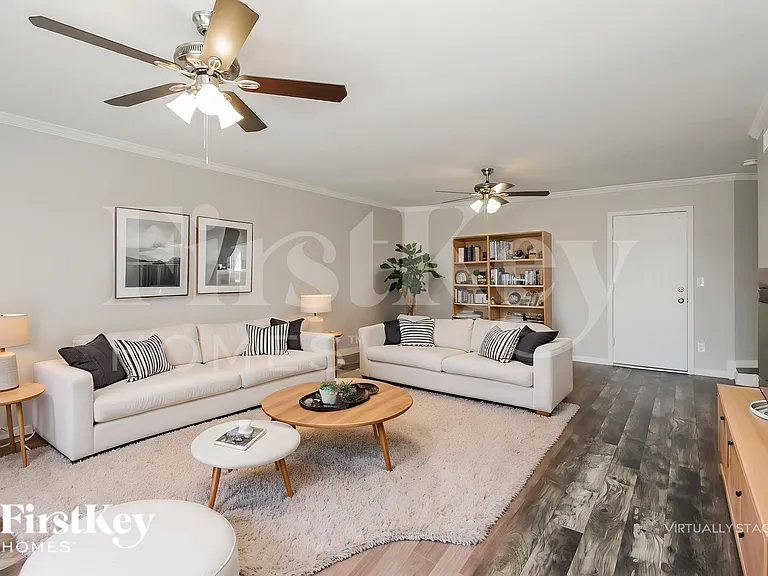 5359 E Elmwood St — Photo 3