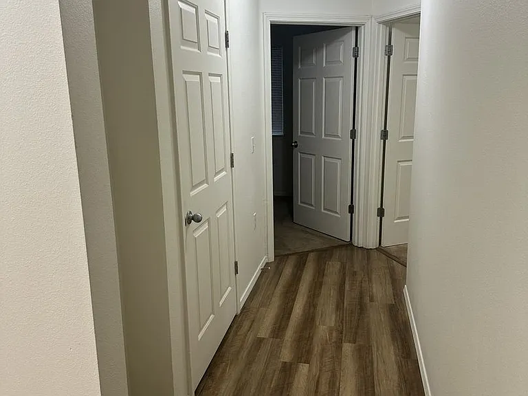 Dearborn Square Apartments — Photo 14