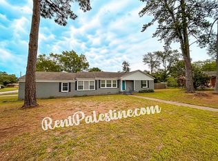 12 Sandy Ln, Palestine, TX 75801