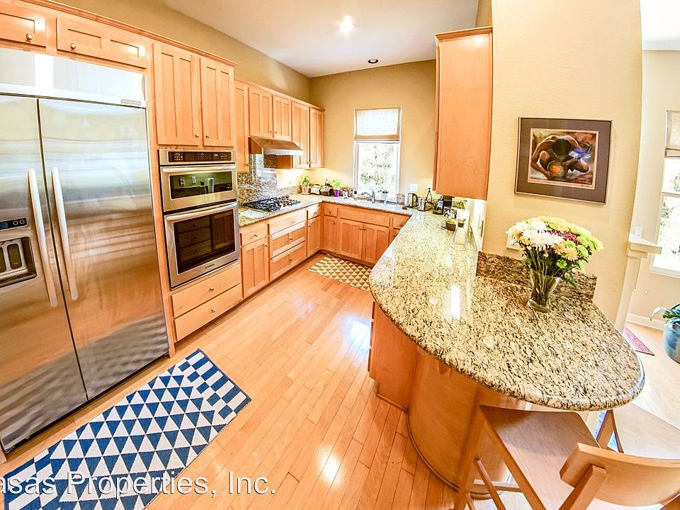1st image of 3127 3rd Ave