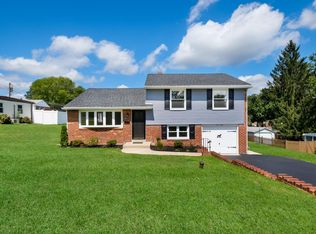 612 Cambridge Rd, Brookhaven, PA 19015