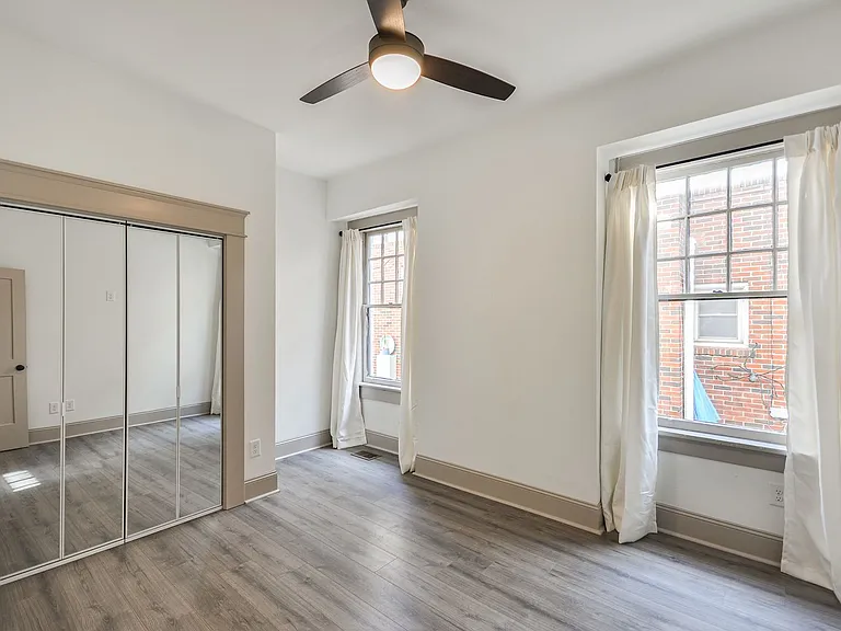 720 Penn Ave NE #4 — Photo 14