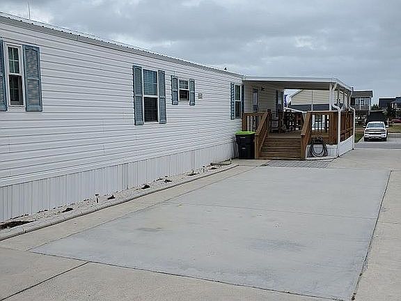 2nd image of 104 Blue Goose Ln