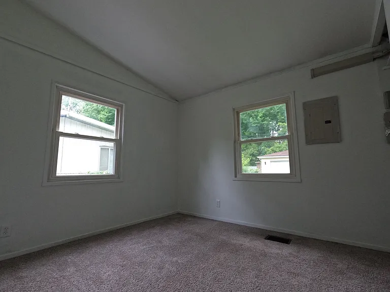 1818 Raynor Dr — Photo 6