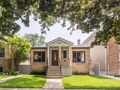 6619 N Maplewood Ave, Chicago, IL, 60645