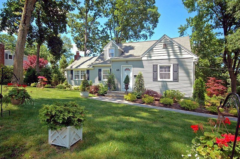 46 Wyckoff Ave, Wyckoff, NJ 07481 Zillow