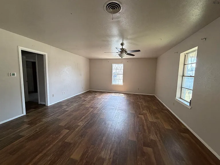 4719 Cape Cod Dr — Photo 2