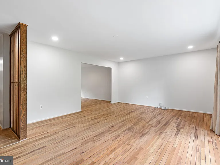 1222 Noyes Dr — Photo 28