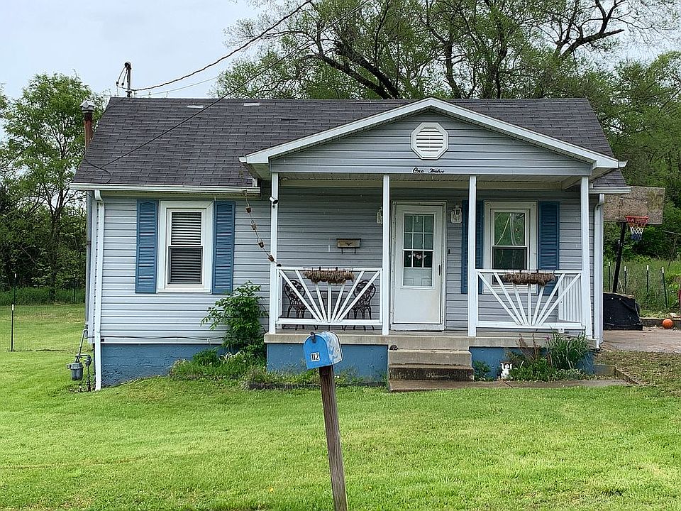 2nd image of 112 Oak St
