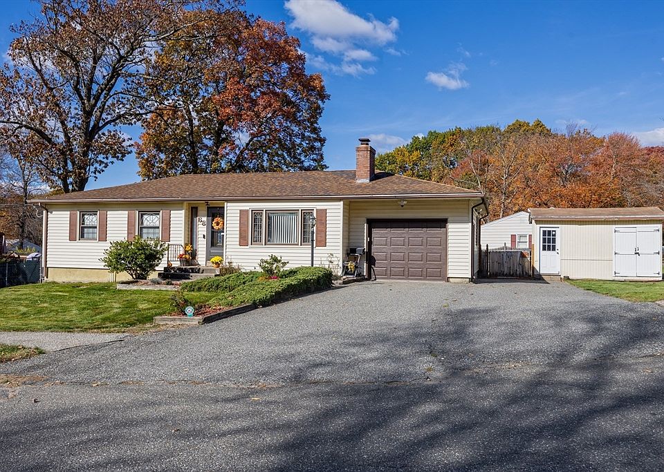 1st image of 68 Parenteau Dr