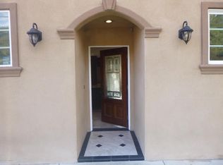770 W Altadena Dr, Altadena, CA 91001