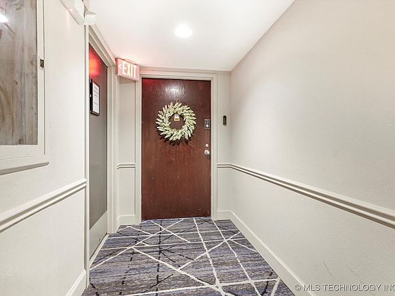 3rd image of 410 W 7th St APT 1023