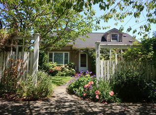 7712 19th Ave NW, Seattle, WA 98117