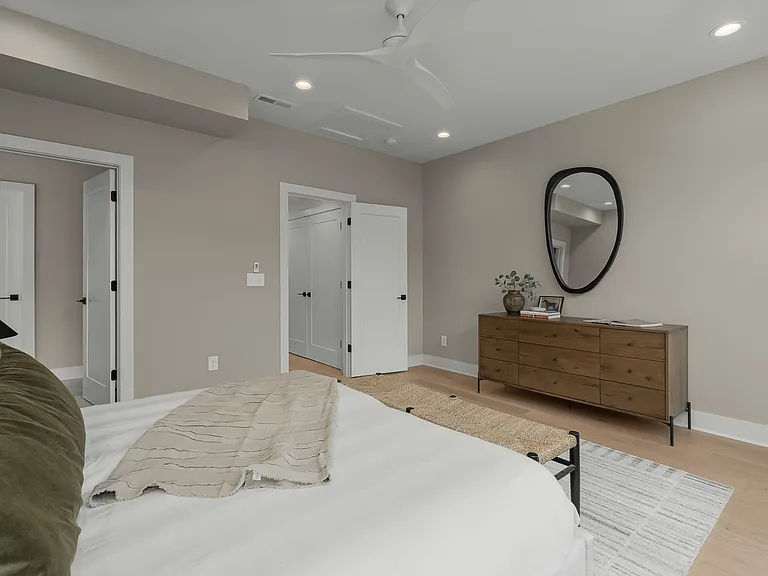 2305 Eastland Ave #E — Photo 17
