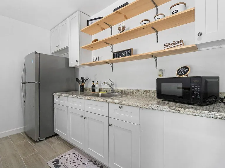 1190 Sachem Head Ter — Photo 10