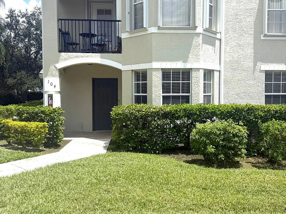 102 SW Peacock Blvd #2-104