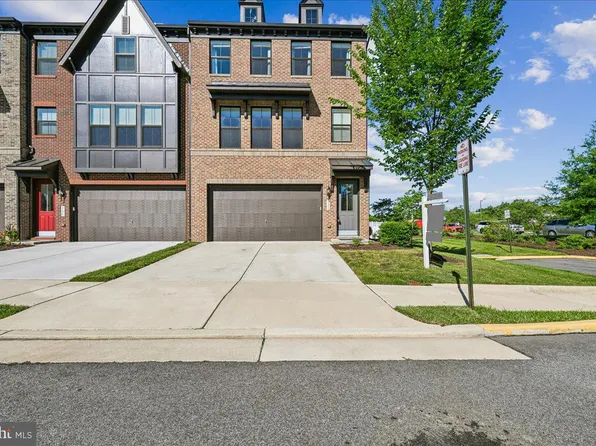 8120 Bock Farm Pl, Alexandria, VA 22306