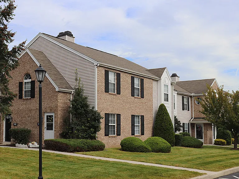 Hamilton Park Apartments — Photo 17