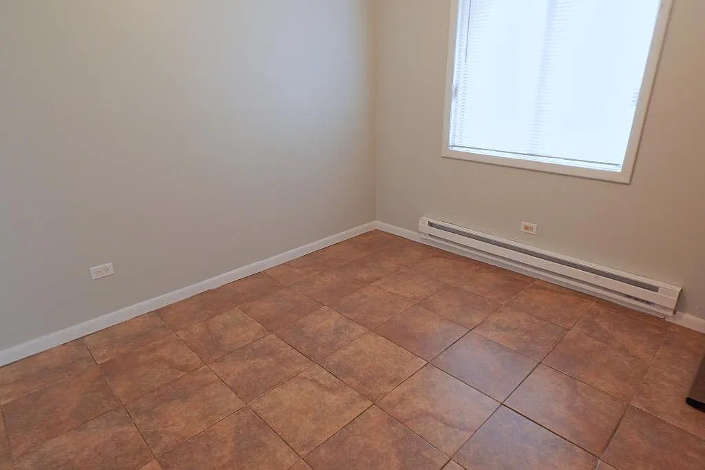 11810 S Komensky Ave #104 — Photo 4