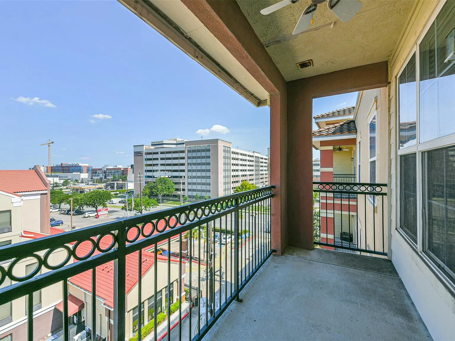 2 bed, 2.0 bath, 1233 sqft, $1,700 — Photo 2