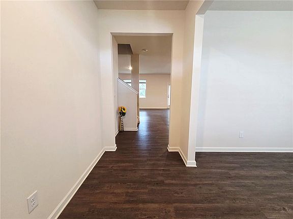2nd image of 306 Walnut Grove Way