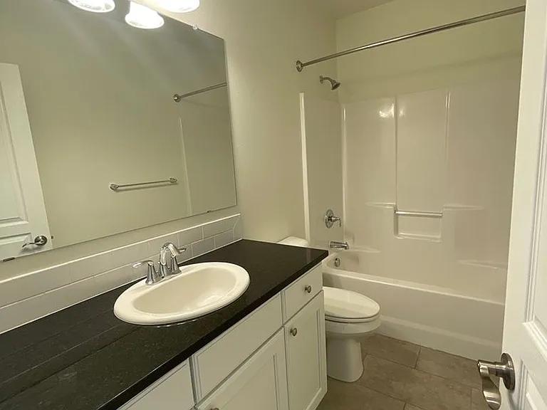 1296 W Hill Ave — Photo 10