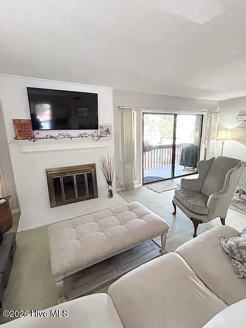 3 bed, 2.0 bath, $1,750 — Photo 3