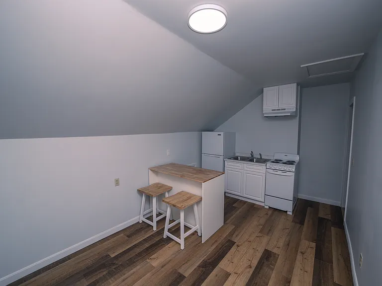 342R Warwick Neck Ave #B — Photo 2
