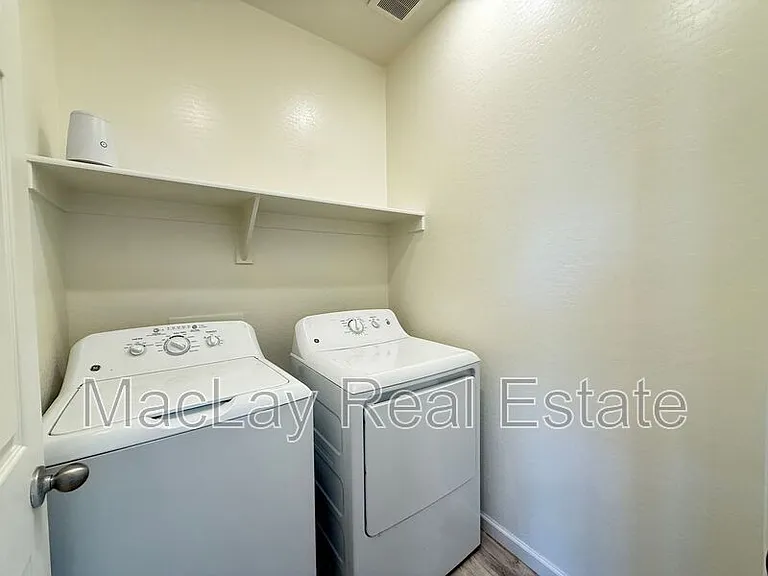 2372 E Dust Devil Dr — Photo 18
