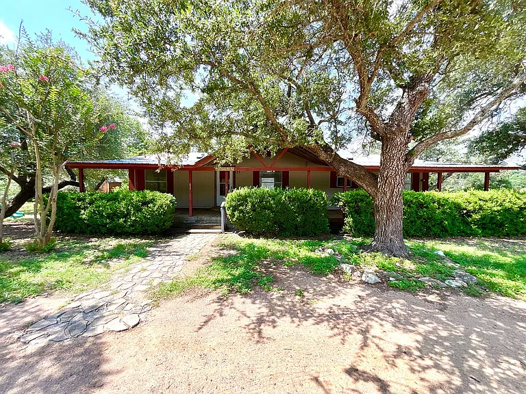 1010 Brooks Mill Rd — Photo 1