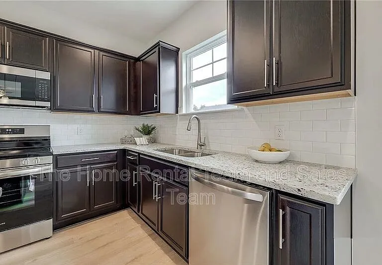 113 Fenway St — Photo 13